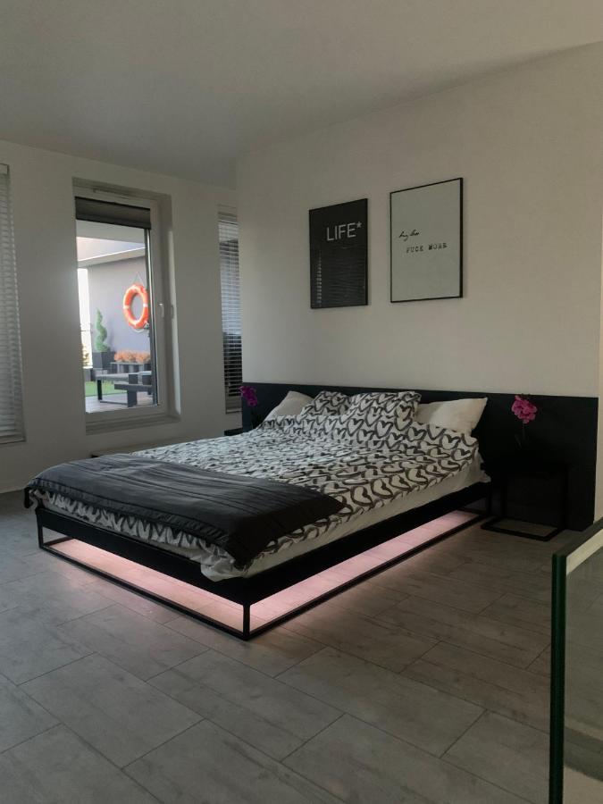 Ekskluzywny Penthouse Z Ogrodem W Centrum Lodzi Екстериор снимка
